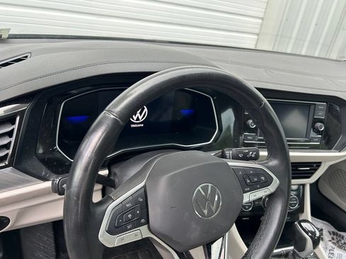 Used 2023 Volkswagen Jetta SE FWD image 10