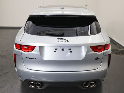 Used 2020 Jaguar F-PACE SVR image 10