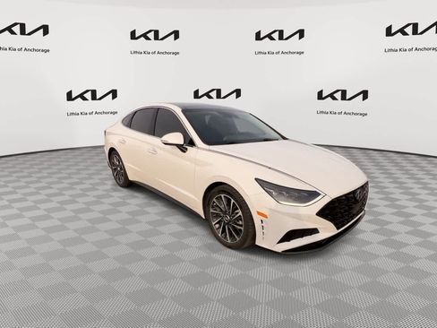 Used 2022 Hyundai Sonata Limited w/ Cargo Package FWD image 2