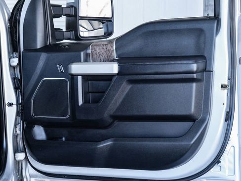 Used 2017 Ford F250 Lariat w/ Lariat Value Package image 36