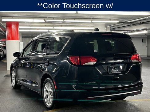 Used 2017 Chrysler Pacifica Touring-L Plus w/ Advanced Safetytec Group image 5
