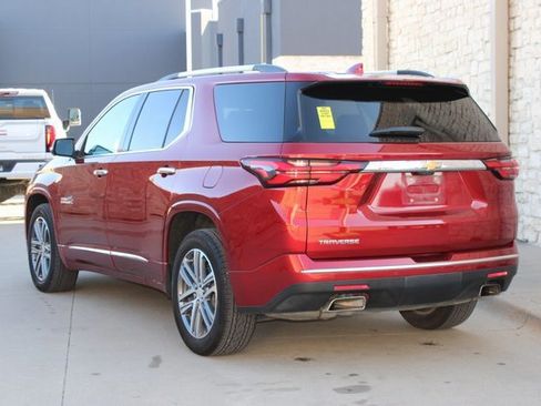 Used 2023 Chevrolet Traverse High Country image 3