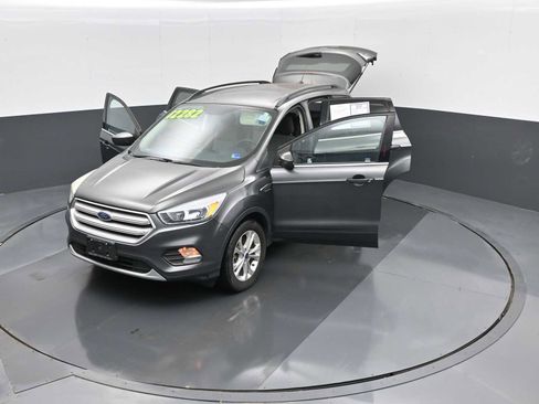 Used 2018 Ford Escape SE image 38