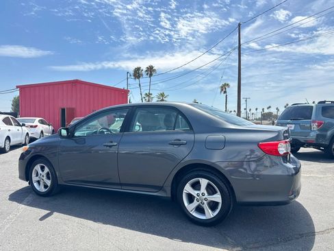 Used 2012 Toyota Corolla LE w/ Premium Pkg FWD image 5