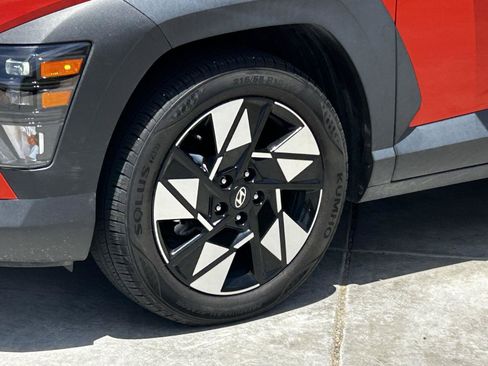 Used 2024 Hyundai Kona SEL FWD image 5