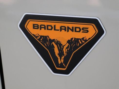 Used 2025 Ford Bronco Badlands image 7
