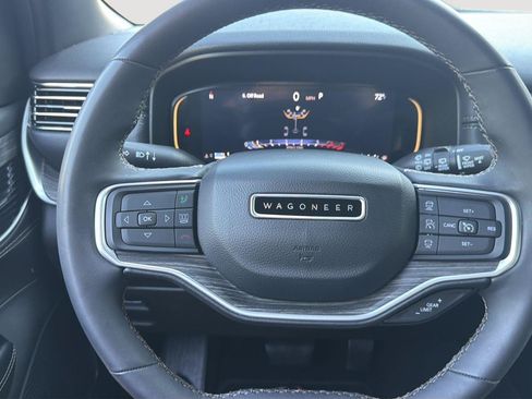 Used 2024 Jeep Wagoneer Series II w/ Flexible Seating Group AWD/4WD image 15