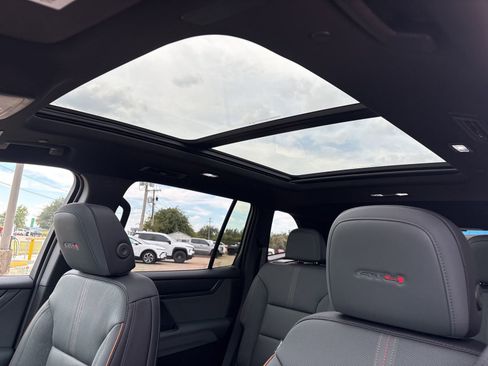 New 2026 GMC Acadia AT4 w/ Luxury Package image 10