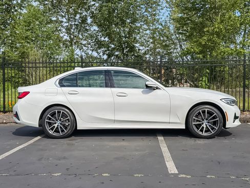 Used 2021 BMW 330i xDrive Sedan AWD/4WD image 2