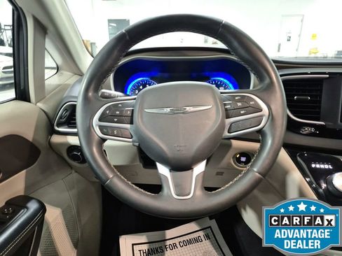 Used 2022 Chrysler Voyager LX FWD image 25