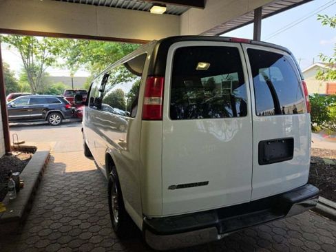 Used 2020 Chevrolet Express 3500 LT w/ LT Preferred Equipment Group RWD image 2