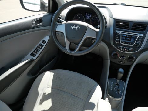 Used 2017 Hyundai Accent SE FWD image 9