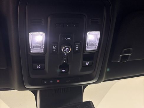 Used 2023 GMC Yukon XL Denali image 14