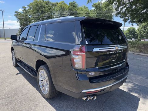 Used 2024 Chevrolet Suburban High Country w/ Advanced Technology Package AWD/4WD image 3