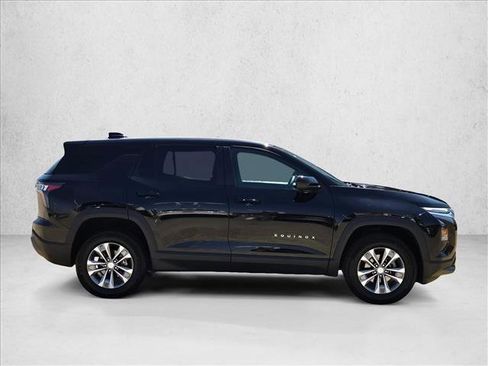 Used 2025 Chevrolet Equinox LT AWD/4WD image 4