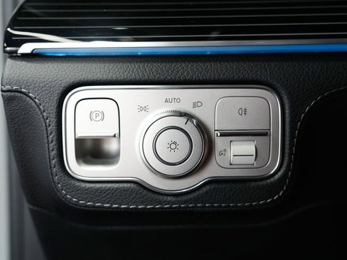 Used 2024 Mercedes-Benz GLE 450e 4MATIC image 26