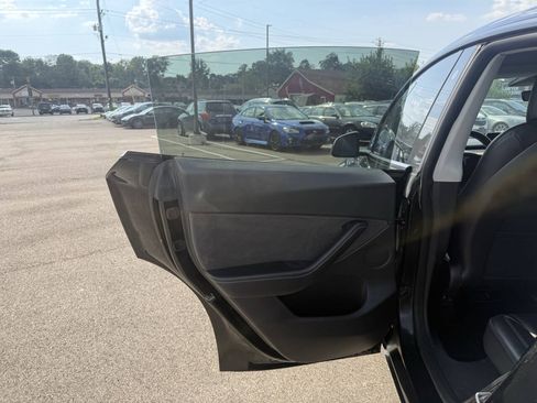 Used 2021 Tesla Model Y Long Range AWD/4WD image 12