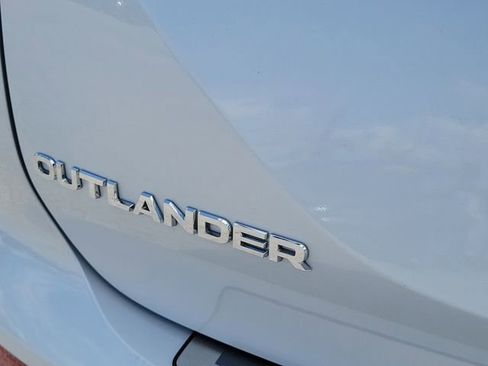 Used 2023 Mitsubishi Outlander SEL 40th Anniversary AWD/4WD image 8