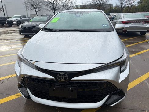 Used 2024 Toyota Corolla SE image 2