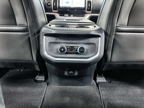 Used 2025 Ford Expedition Active AWD/4WD image 21
