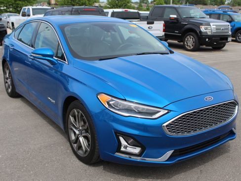 Used 2019 Ford Fusion Titanium FWD image 8