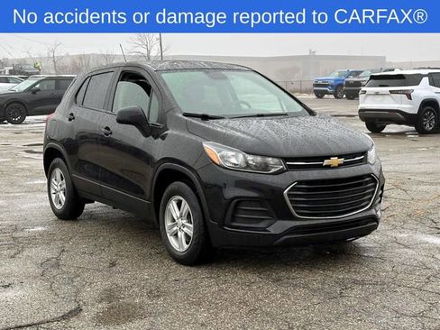 Certified 2022 Chevrolet Trax LS w/ Tint and Cruise Package image 8