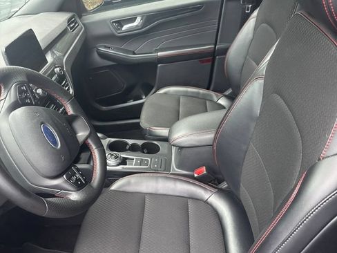 Used 2025 Ford Escape ST-Line AWD/4WD image 3