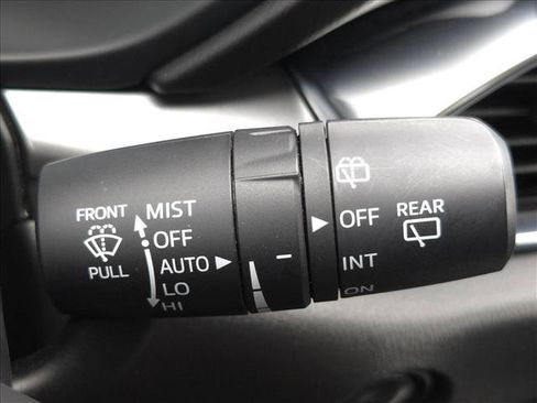 Used 2020 MAZDA CX-5 Sport FWD image 11