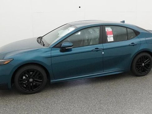 New 2026 Toyota Camry SE image 2