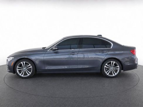 Used 2018 BMW 330i xDrive Sedan w/ Convenience Package AWD/4WD image 4