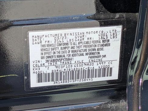 Used 2023 Nissan Sentra SR w/ Midnight Edition Package FWD image 24