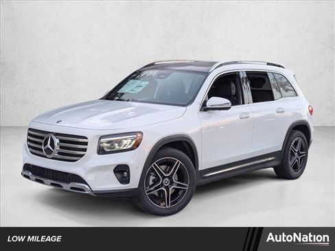 Used 2026 Mercedes-Benz GLB 250 image 1