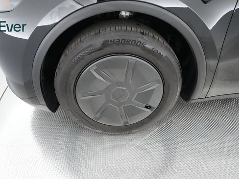 Used 2026 Tesla Model Y 2WD image 18