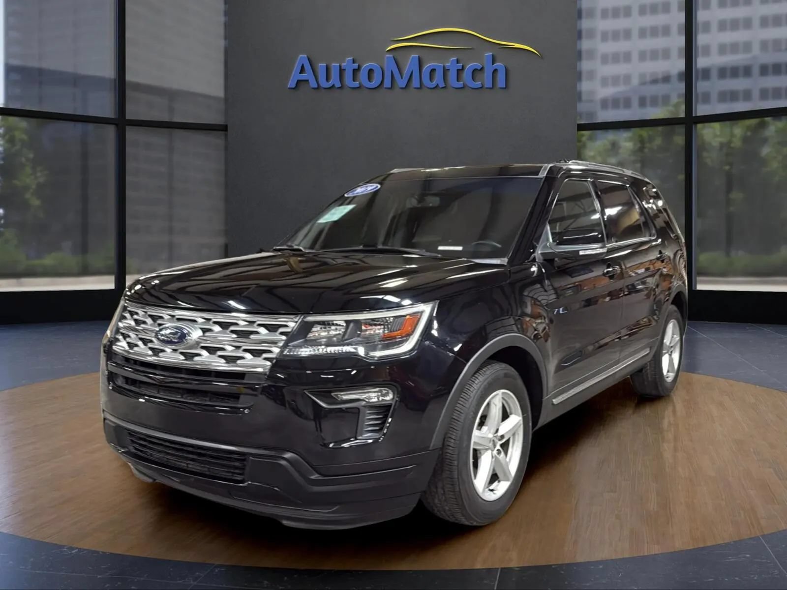 Used 2019 Ford Explorer XLT w/ Equipment Group 201A FWD image 3