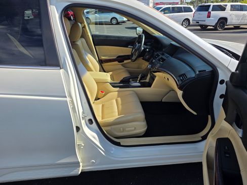 Used 2011 Honda Crosstour EX-L image 27