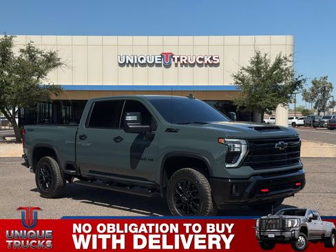 Used 2026 Chevrolet Silverado 2500 LTZ w/ LTZ Plus Package AWD/4WD image 3