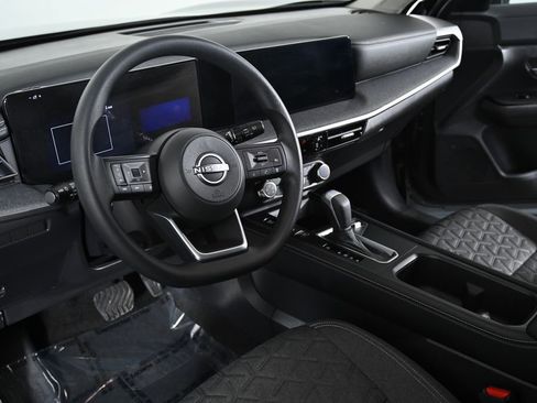 Used 2025 Nissan Kicks SV w/ SV Premium Package image 13