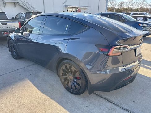 Used 2022 Tesla Model Y Performance image 5