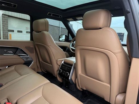 Used 2025 Land Rover Range Rover SE AWD/4WD image 34