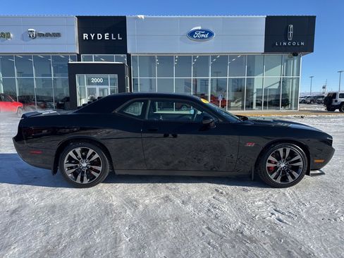 Used 2014 Dodge Challenger SRT8 image 2