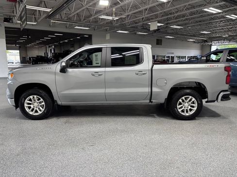 Used 2024 Chevrolet Silverado 1500 LT AWD/4WD image 4