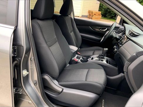 Used 2018 Nissan Rogue SV AWD/4WD image 7