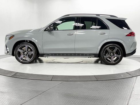 Used 2024 Mercedes-Benz GLE 450 4MATIC w/ AMG Line Exterior image 4