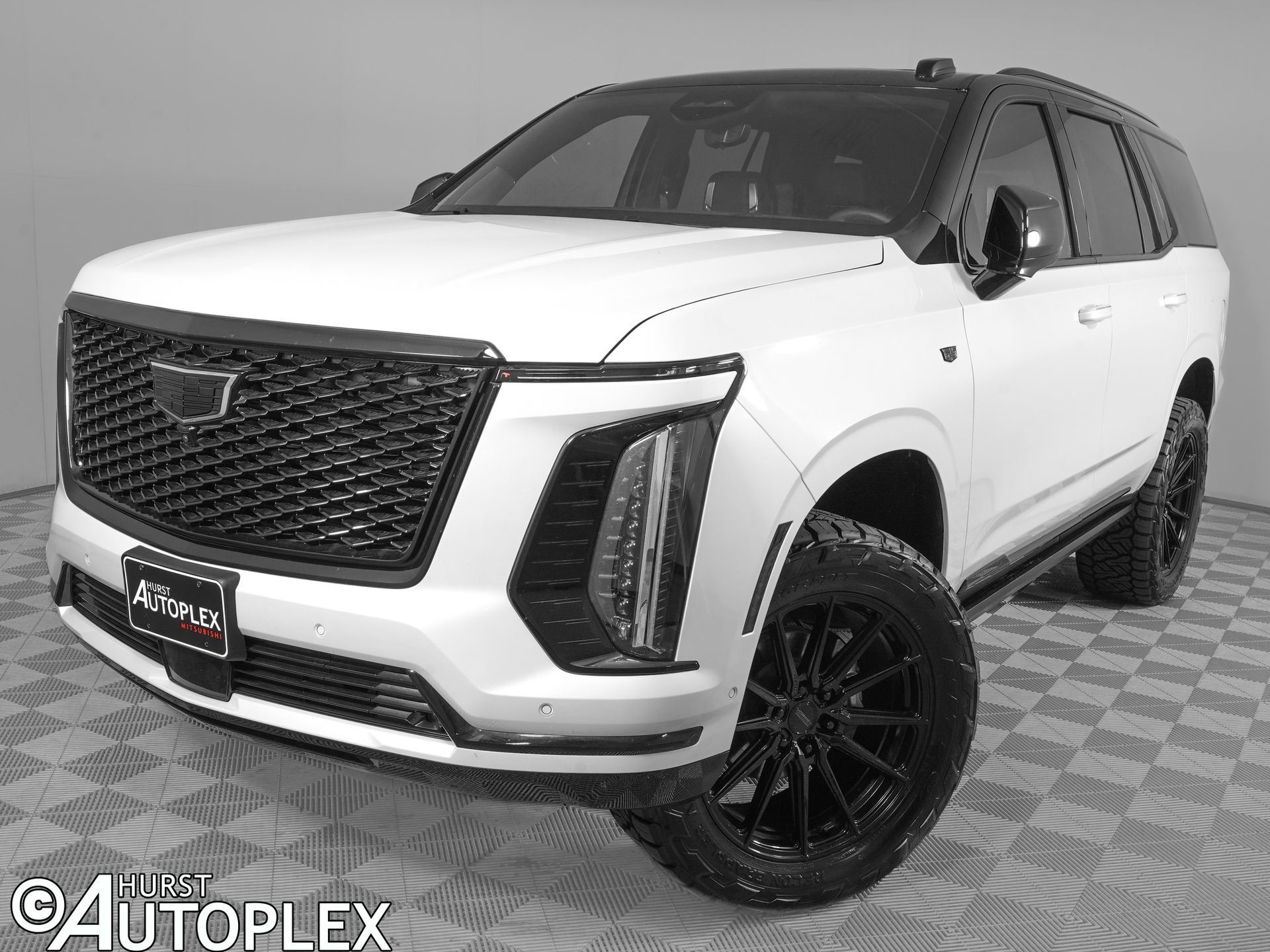 Used 2025 Cadillac Escalade Sport Platinum w/ LPO, ONYX Package AWD/4WD image 1
