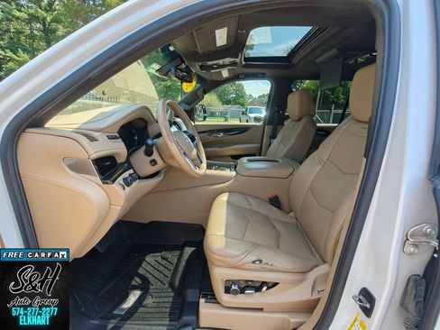Used 2018 Cadillac Escalade Platinum AWD/4WD image 17