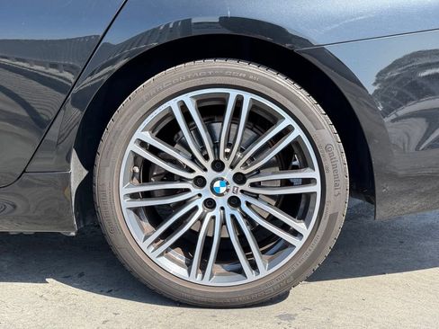 Used 2020 BMW 530e w/ M Sport Package RWD image 3