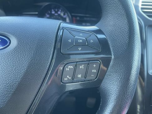 Used 2019 Ford Explorer XLT w/ Equipment Group 202A AWD/4WD image 13