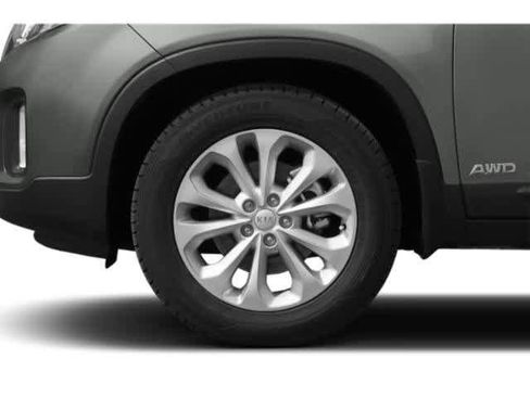 Used 2015 Kia Sorento LX image 12