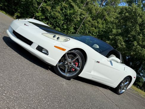 Used 2013 Chevrolet Corvette Coupe w/ 3LT Preferred Equipment Group RWD image 8