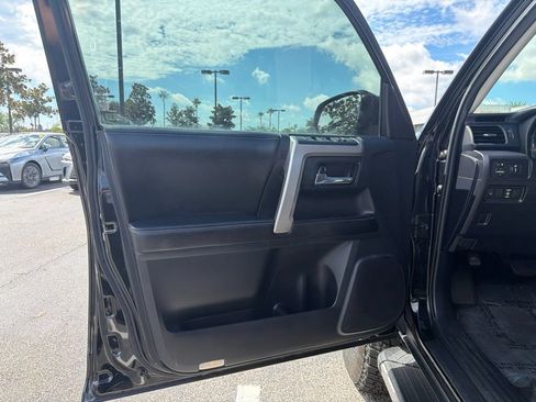 Used 2015 Toyota 4Runner SR5 RWD image 10